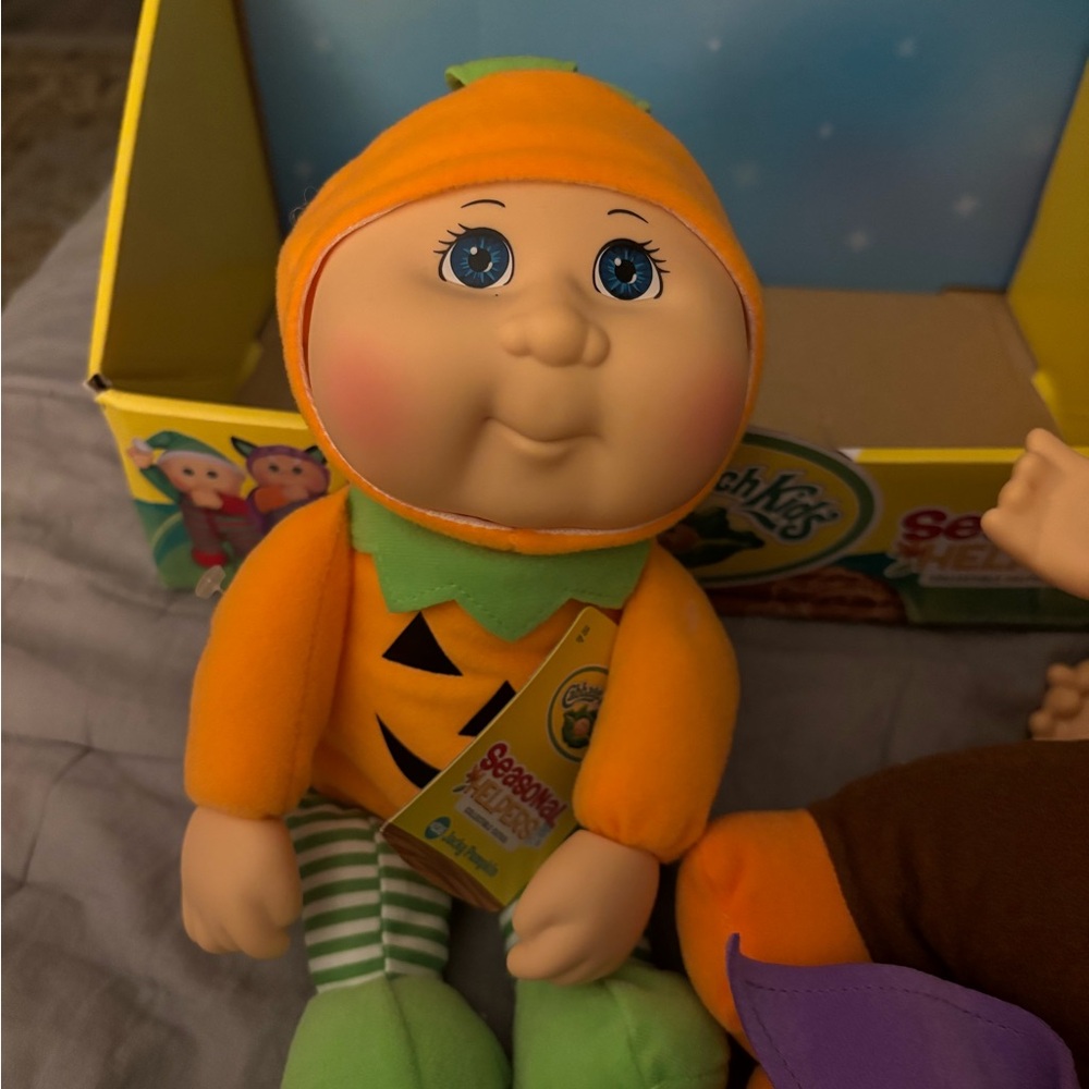 Cabbage Patch Kids Seasonal Friends Doll Set - Picture 2 of 8